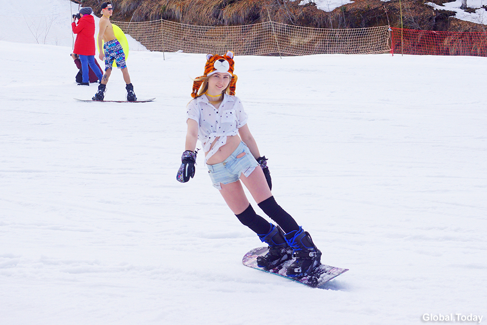 Descent in bikini-2018, Sobolinaya Mountain, Baikalsk - My, Baikal, Baikalsk, , , , Tourism, Youth, Skis, Longpost