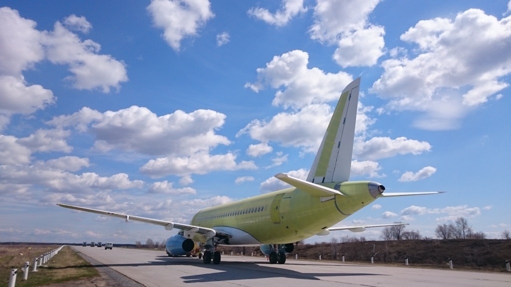 Качу себе, никого не трогаю и тут опа... - Моё, Велосипед, Самолет, Superjet 100, Длиннопост