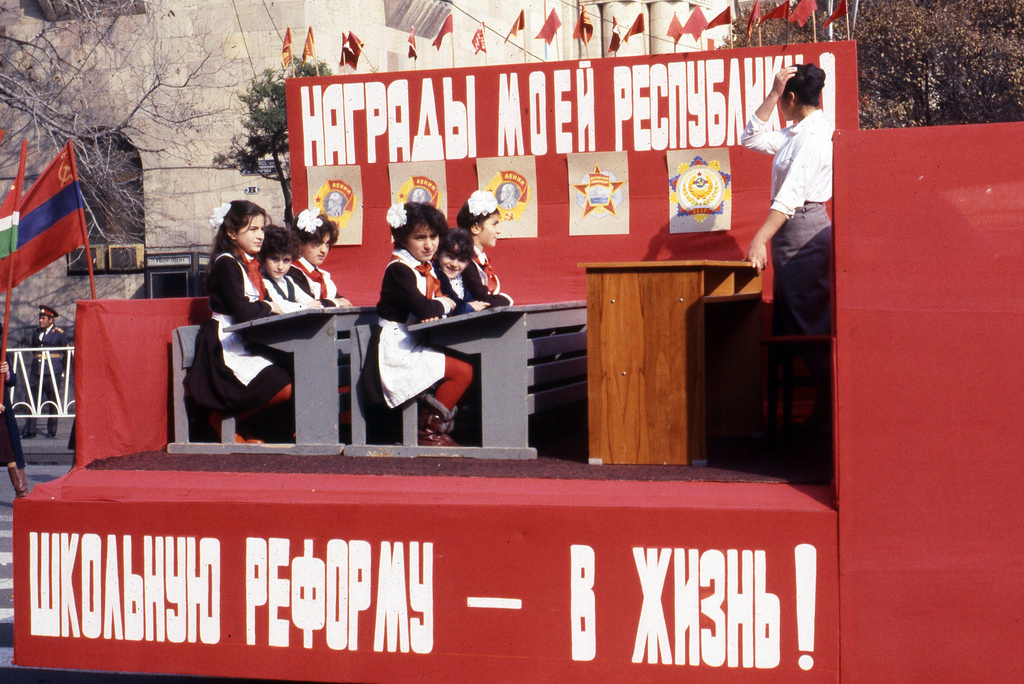 Цветные фотографии Шведского туриста. Ереван 7 ноября 1984 г. - СССР, Армения, 1984, История, Фотография, Интересное, Демонстрация, Октябрьская революция, Длиннопост