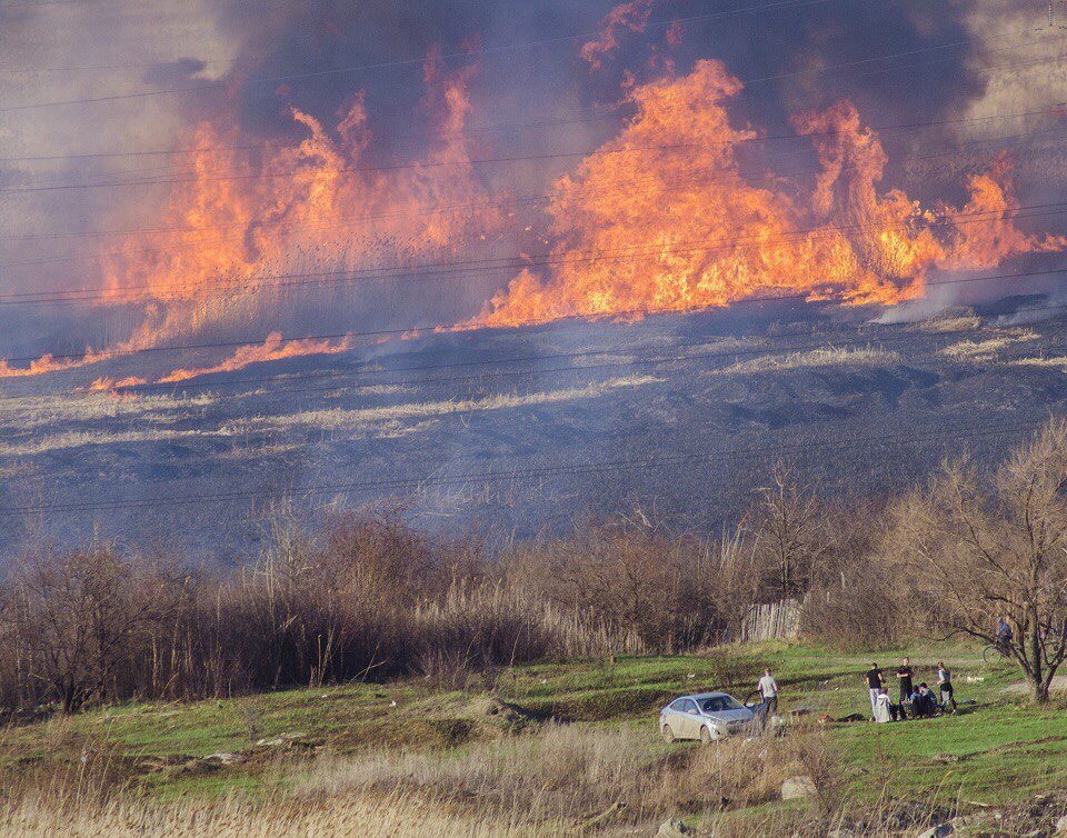 If a Russian person wants to fry kebabs, nothing will stop him. - Saratov, Fire, Shashlik