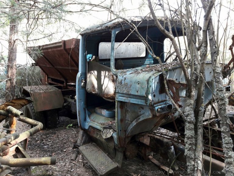 Cemetery of abandoned equipment in Pripyat - My, , Chernobyl, Cemetery of Machinery, , Stalker, Video, Longpost