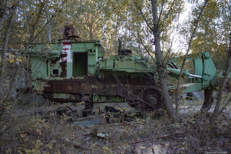 Cemetery of abandoned equipment in Pripyat - My, , Chernobyl, Cemetery of Machinery, , Stalker, Video, Longpost