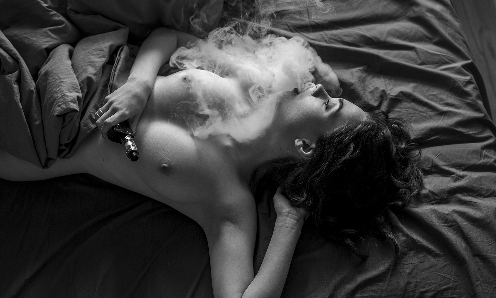 smoke - NSFW, The photo, Girls, Boobs, Black and white, Vape