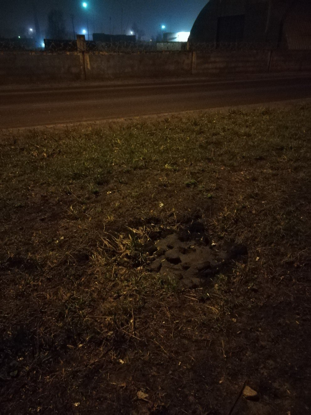 clay golem - My, Dirt, Shadow, The photo, Night, Face, Lawn