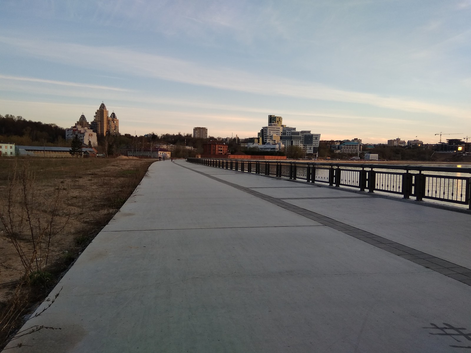 Kazan. Embankment. Sunset. Bicycle ride. - Kazan, Embankment, Saratov, Longpost, Sunset, Bike ride, Bike path