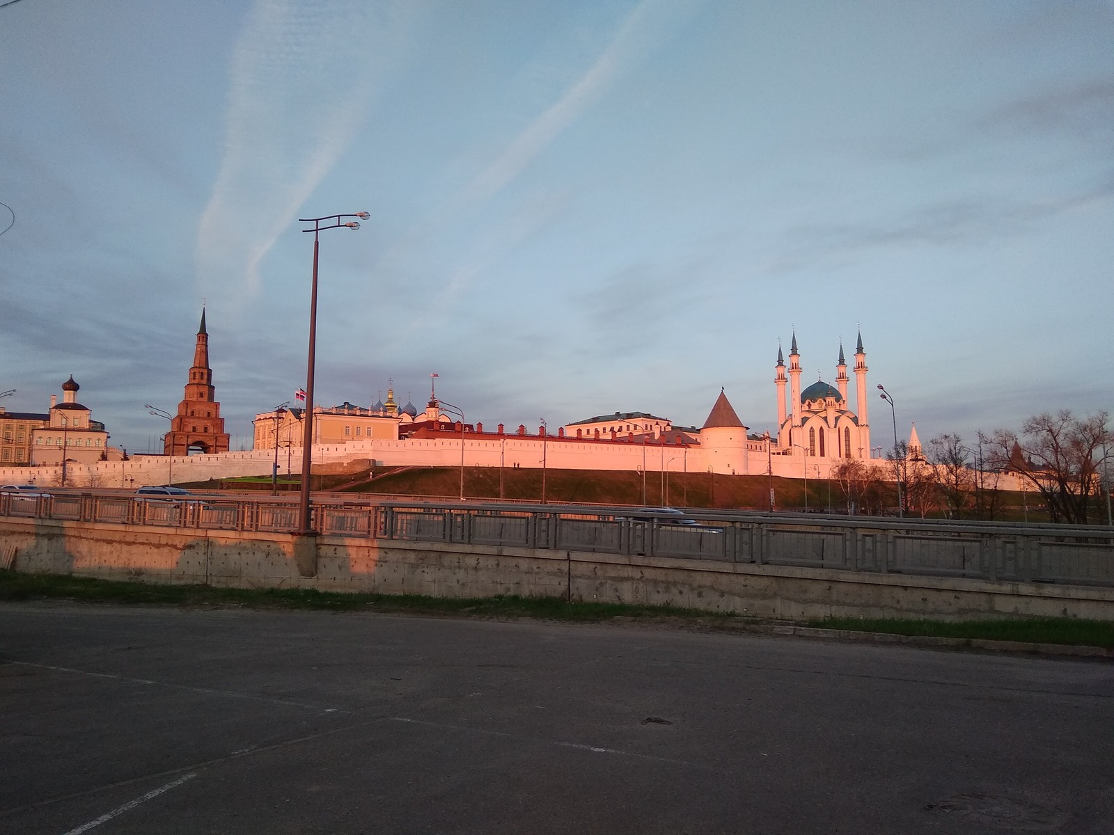 Kazan. Embankment. Sunset. Bicycle ride. - Kazan, Embankment, Saratov, Longpost, Sunset, Bike ride, Bike path
