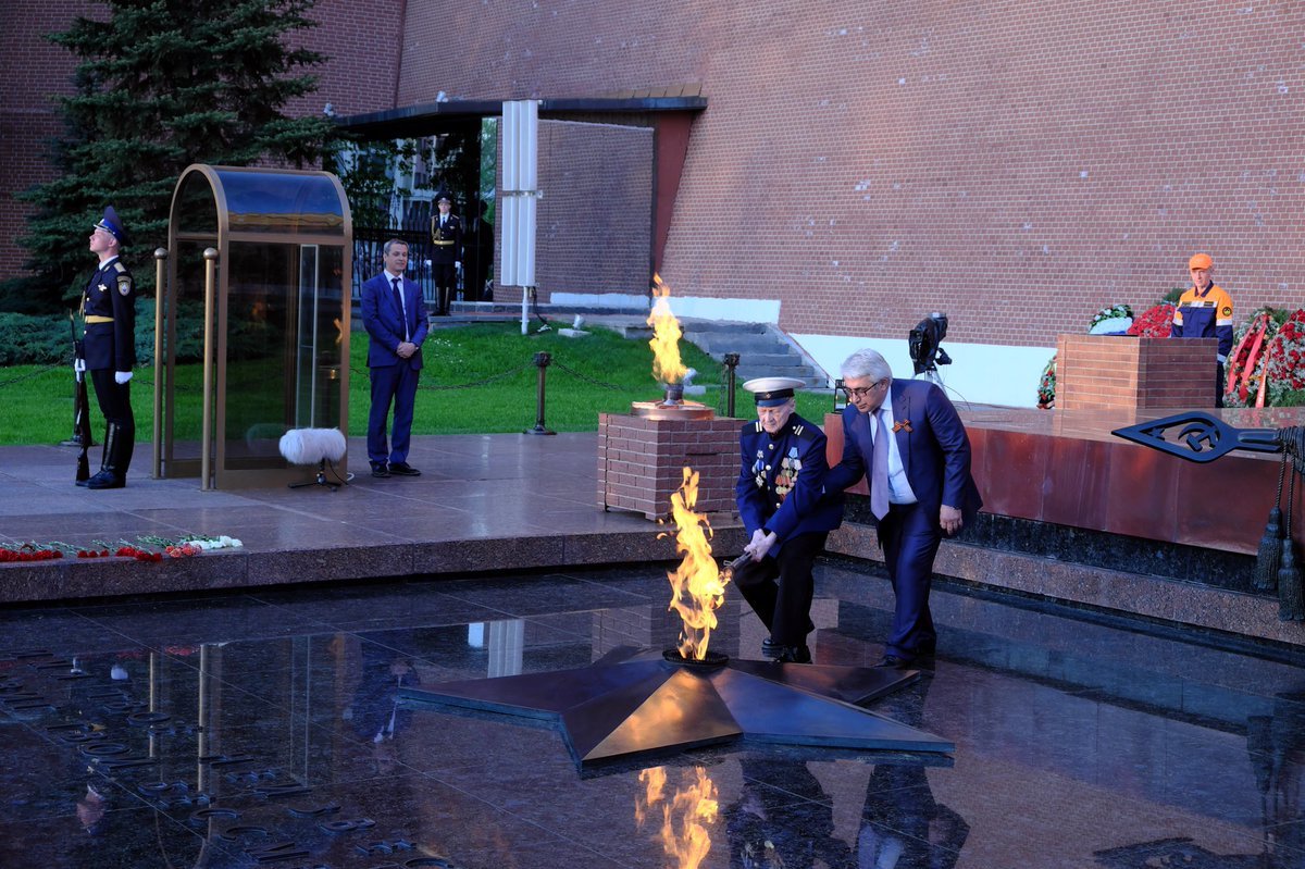 Maintenance of the eternal flame before May 9th. - Eternal flame, May 9, Moscow, Twitter, Sergei Sobyanin, Gas, Longpost, May 9 - Victory Day