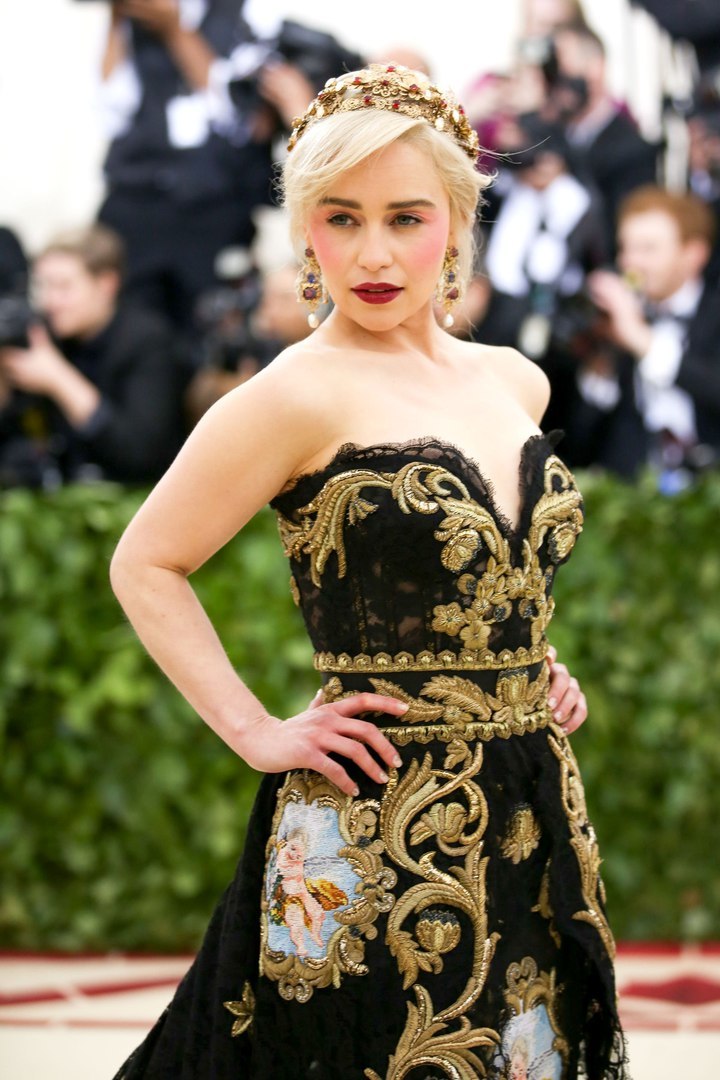 Emilia Clarke on the red carpet Met Gala 2018. (photo post, long) - Emilia Clarke, Game of Thrones, The dress, Longpost