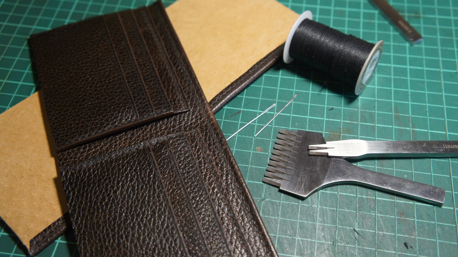 Skin work. Classic wallet. - My, My, Leather, Handmade, Wallet, Needlework without process, Longpost, Ilyamuromskiy