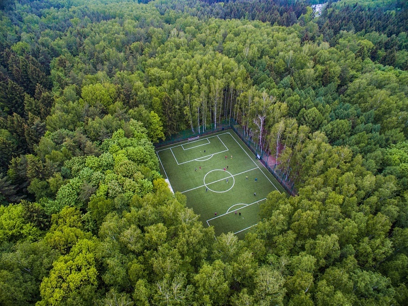 A field where screams won't disturb the neighbors - Football, The park, Not photoshop