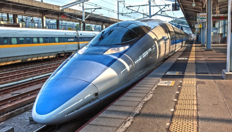 Japanese railway workers apologize for train departure 25 seconds early - Japanese railway workers, Jr West