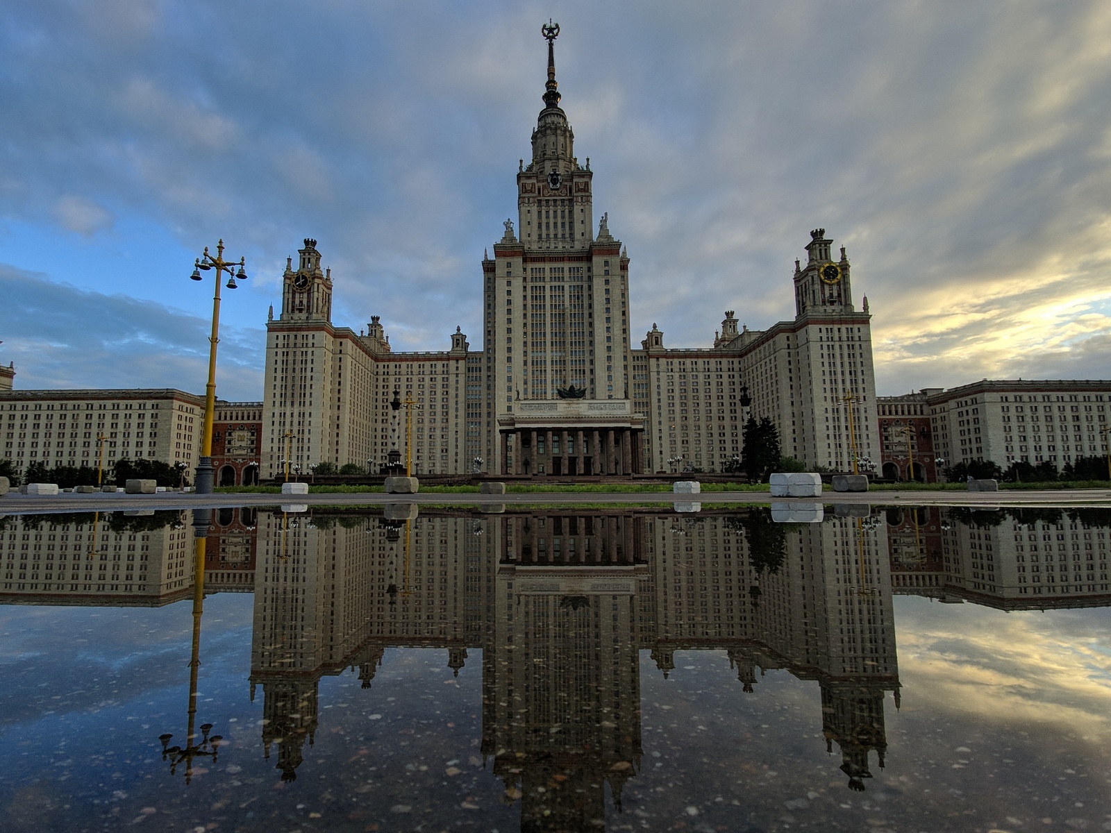 Large university puddle. - My, MSU, Puddle, Photo on sneaker, Moscow