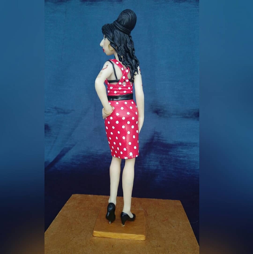 Amy WinehouseMaterials: polymer clay, acrylic, wooden stand - My, Sculpture, Polymer clay, Amy Winehouse, Creation, Longpost