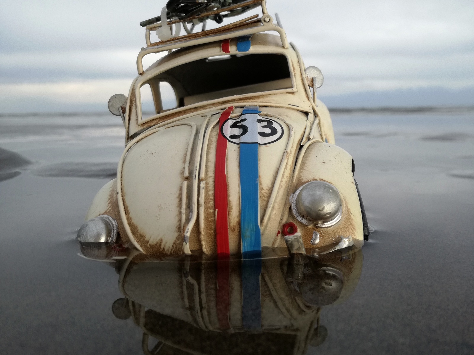 Chasing on the beach - My, Toy car, Beach, Volkswagen Beetle, Photo on sneaker, Stuck, Longpost, Volkswagen beetle