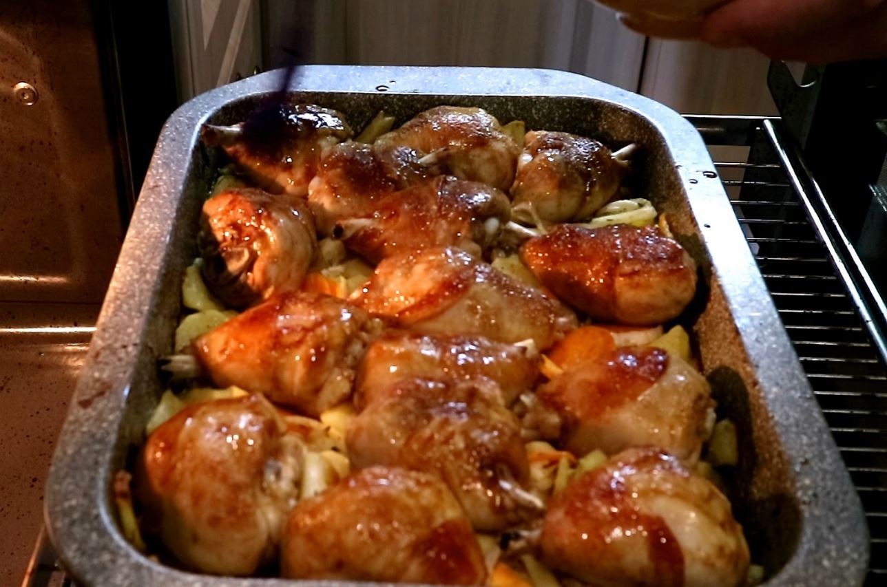 Chicken and potatoes. simple perfect dinner - My, Hen, In the oven, Video recipe, Recipe, Cooking, Video, Longpost