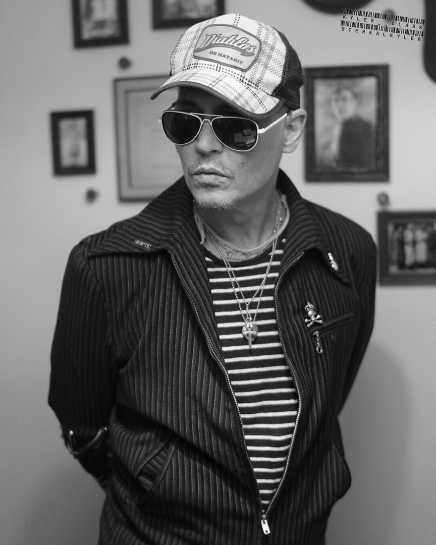 Johnny Depp at the Mayakovsky Museum. - Johnny Depp, Moscow, , Museum, Vladimir Mayakovsky, Longpost