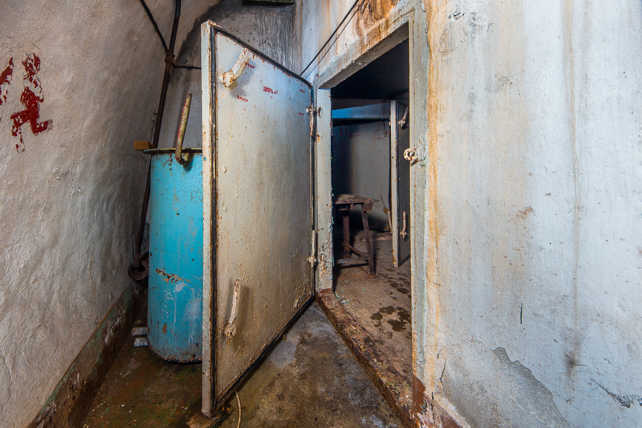 Abandoned rock shelter with Water Cans - My, Urbanturism, Abandoned, the USSR, Urbanphoto, Longpost