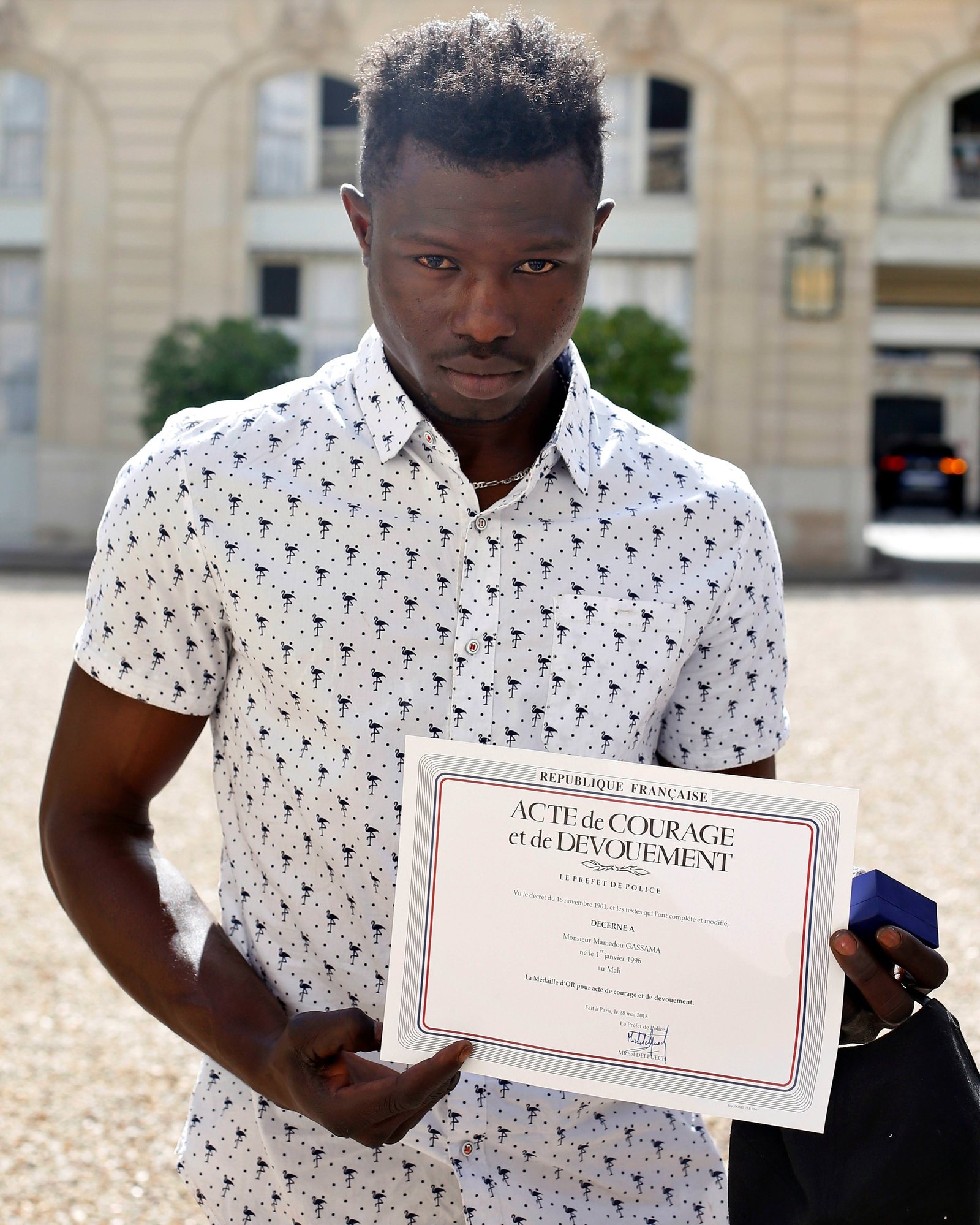 Spiderman from Paris with an award - Paris, Spiderman, Rescuers, Migrants, Reward