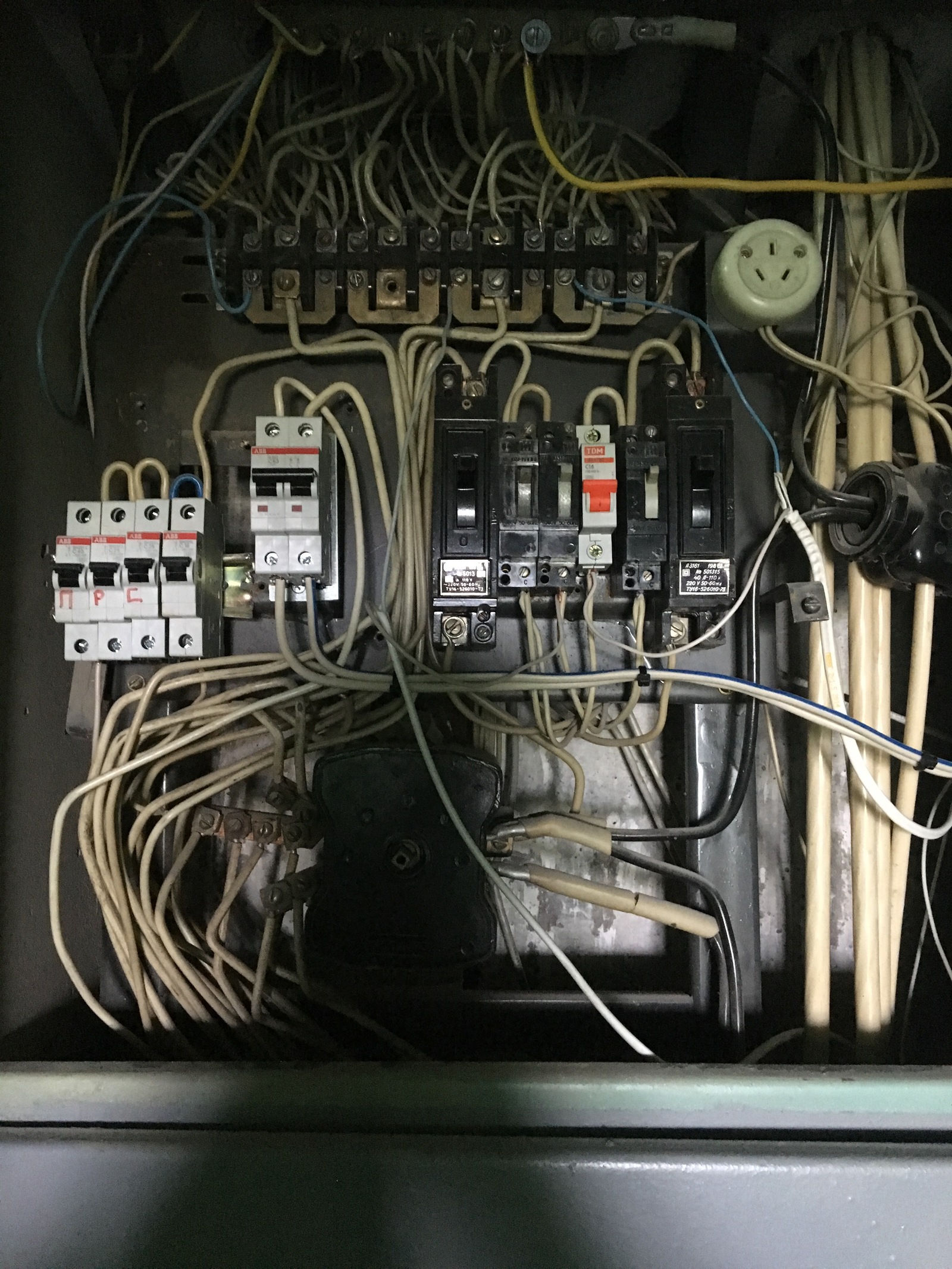 Assembly and connection of the apartment shield (Part 2) - My, Electrician, Longpost, With your own hands, Installation of the switchboard, Wiring