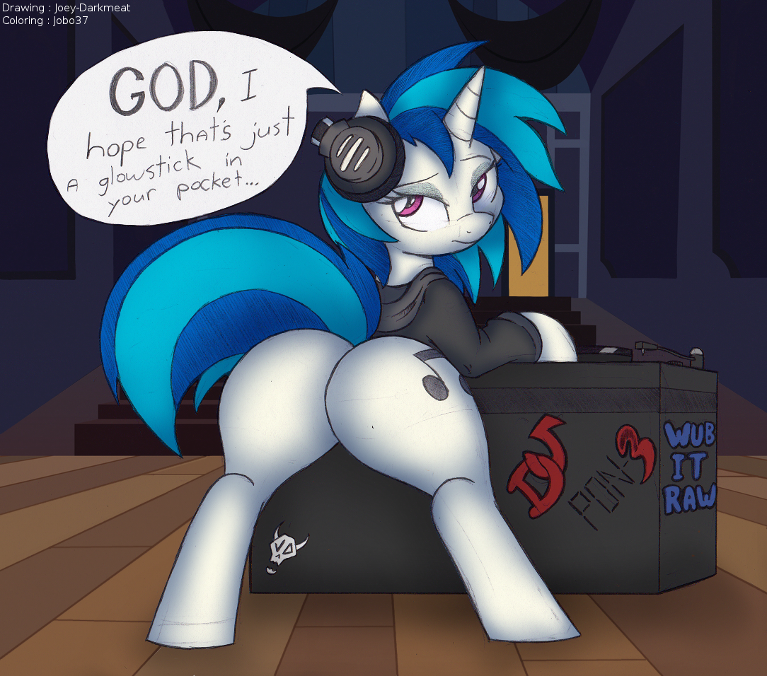 God, I hope it's just a glow stick in your pocket... - My little pony, Vinyl scratch, MLP Edge