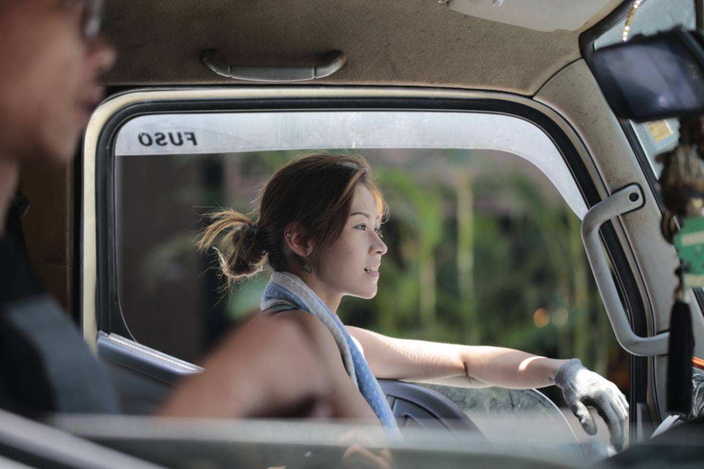 Not the most typical type of work for a girl - a loader - Society, China, Hong Kong, Beautiful girl, Female, Movers, The photo, Longpost, Women