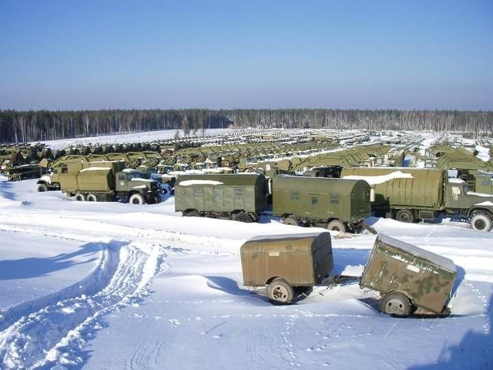 База хранения паролей. Военная техника на хранении. Военная техника Госрезерв. Техника с хранения. Хранение военной техники.