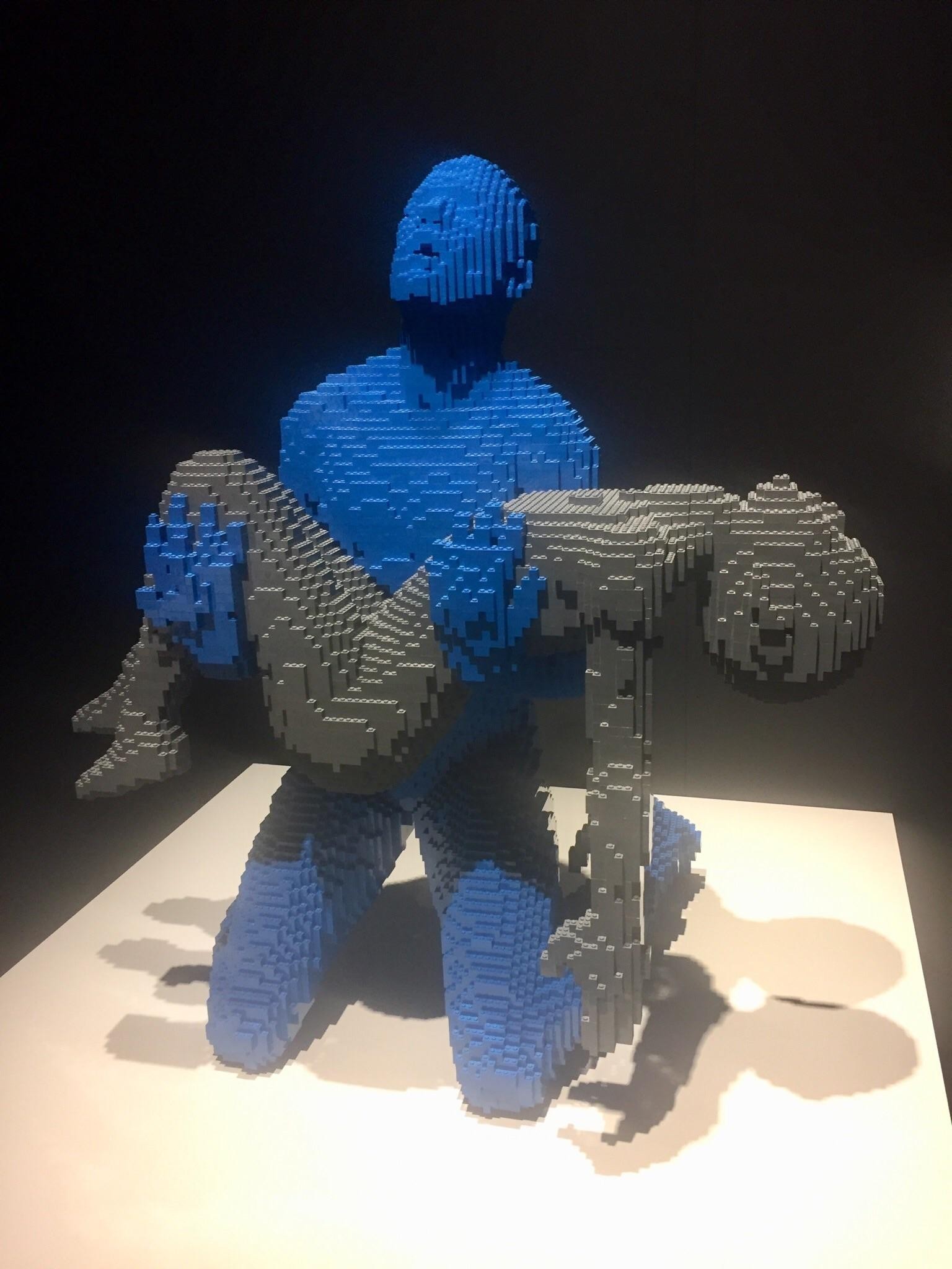 Lego sculpture - The photo, Reddit