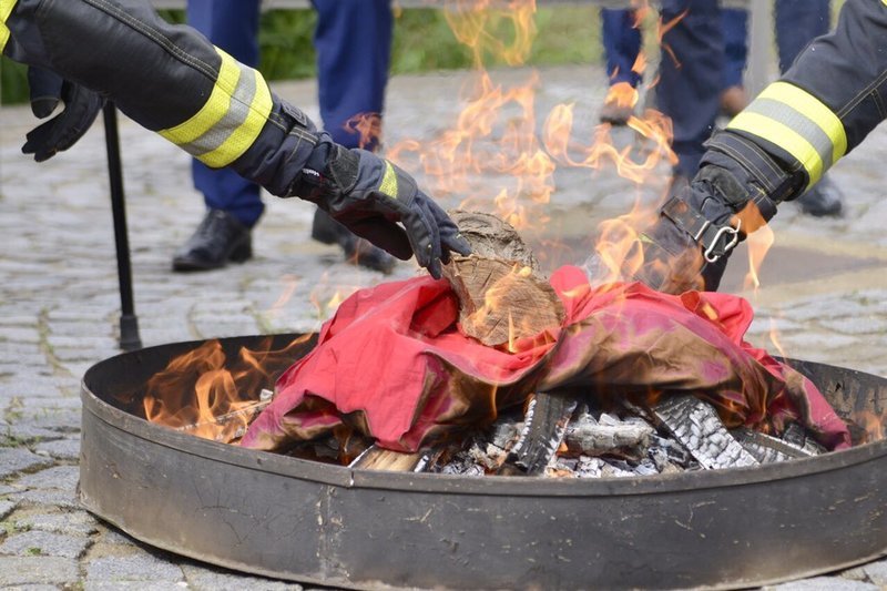 The President of the Czech Republic burned his red shorts - Czech, Prague, Milos Zeman, 