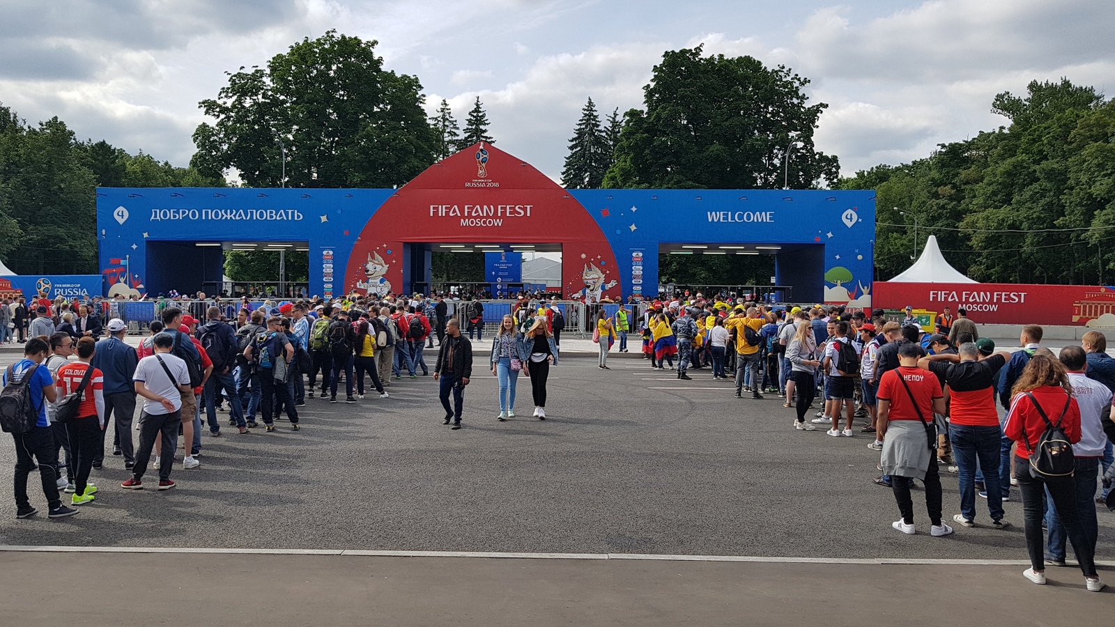 If you go to the fan zone in Moscow, be prepared for a queue - fan zone, 2018 FIFA World Cup, World championship, Soccer World Cup, Queue