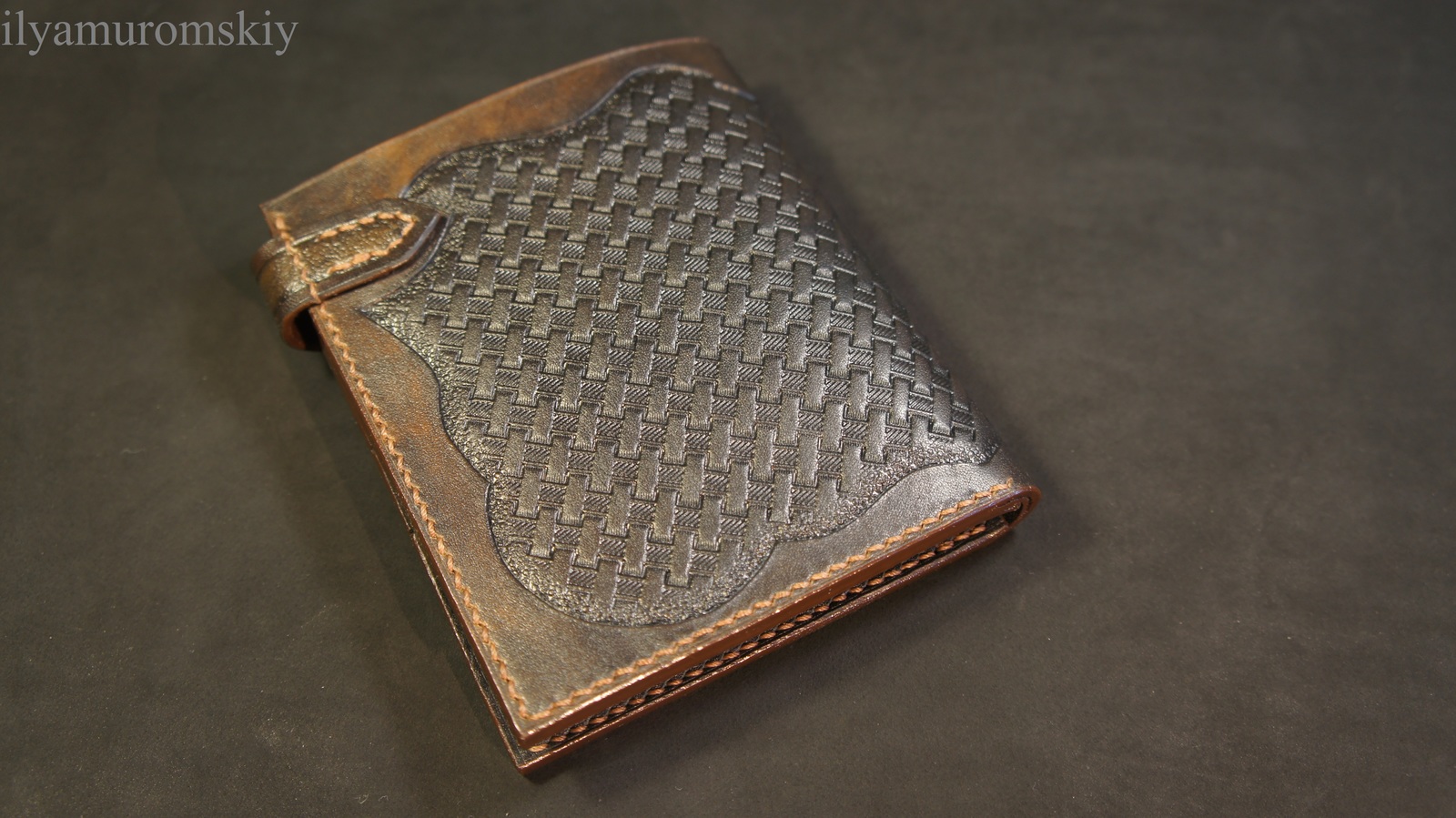 Vintage wallet for auto documents. Skin work. - My, My, Handmade, Leather, Wallet, Needlework with process, Longpost, Embossing on leather, Ilyamuromskiy