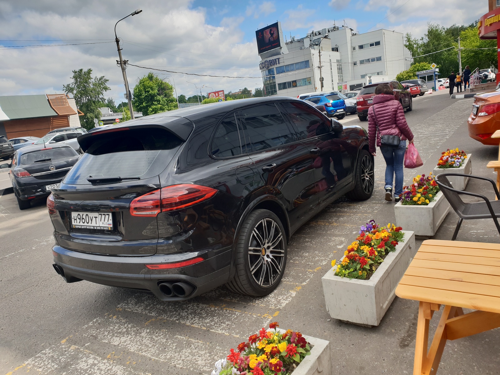 Пешеход не трамвай, объедет - Моё, Porsche, Автохам, Пешеходный переход, Длиннопост, Негатив