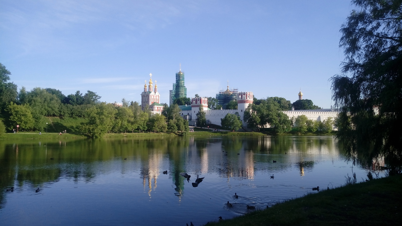 Beautiful places, temples. - My, Temple, Beautiful view, Water, Sky, Golden domes