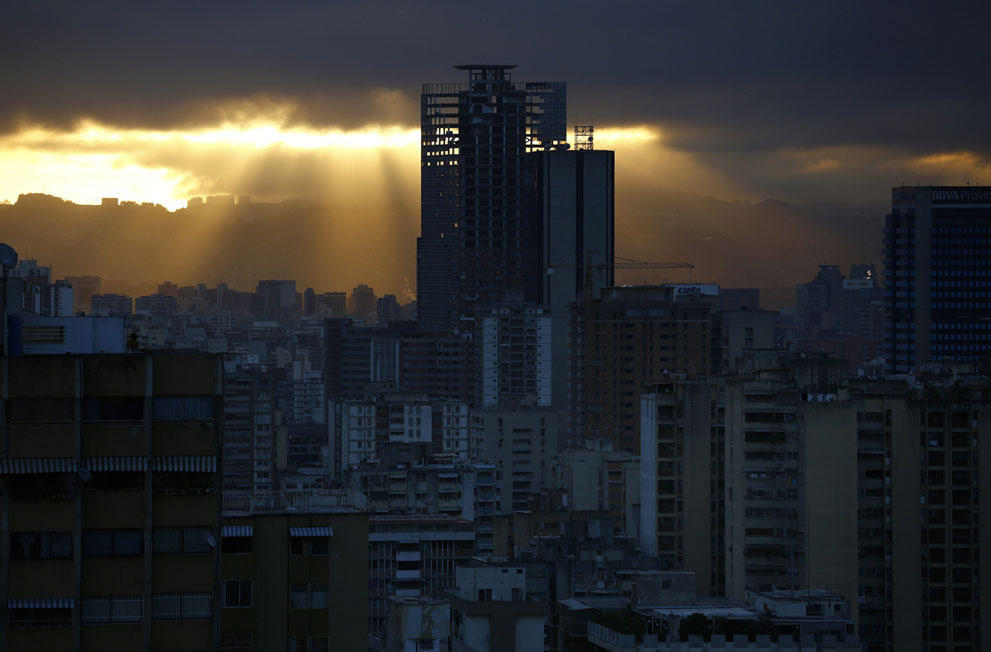 Tower of David in Caracas: the largest squat in the world - Caracas, Tower, Lodging, Squatting, Capture, Text, Longpost