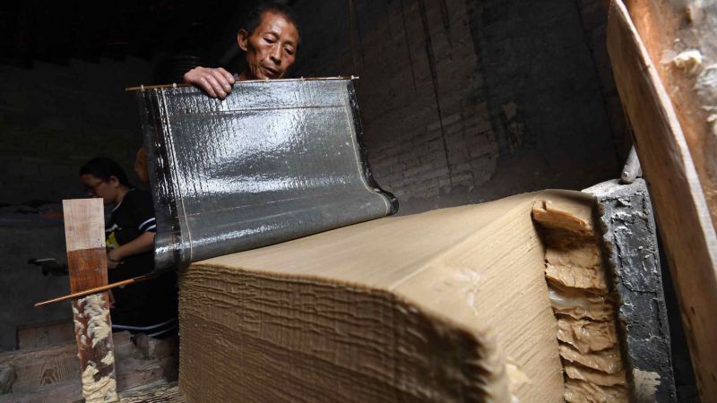 Chinese Man Crafts Paper By Hand For 36 Years, Making 3,000 Sheets Daily - Unusual, Longpost, The photo, China