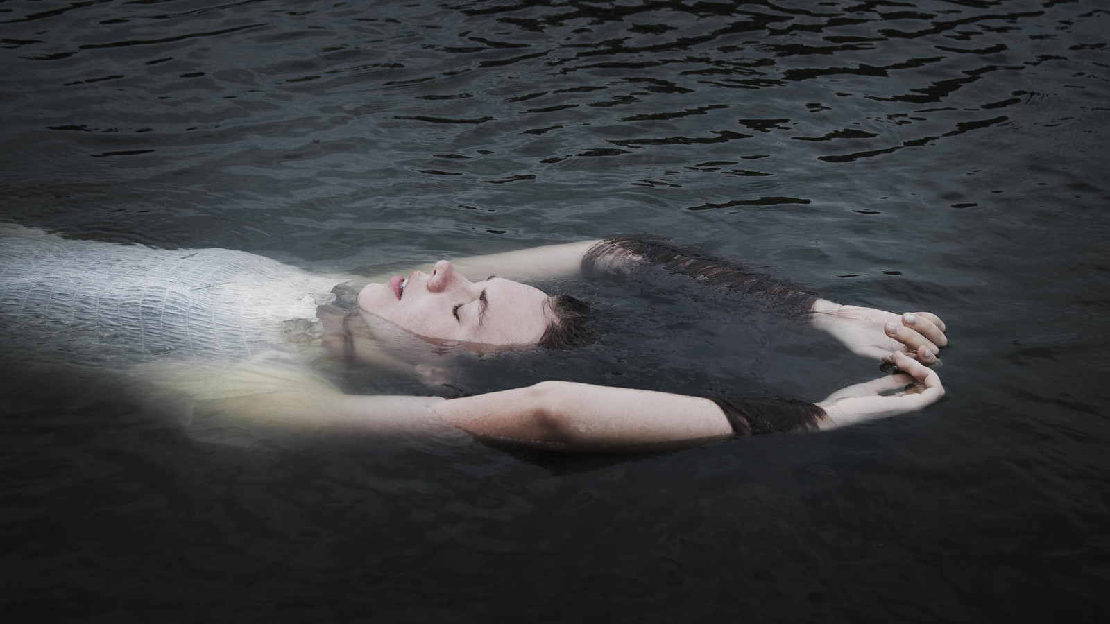 Gloom to you - My, Beginning photographer, Nikon, Nikon D70, Horror, PHOTOSESSION, River, Beautiful girl, First experience, Longpost