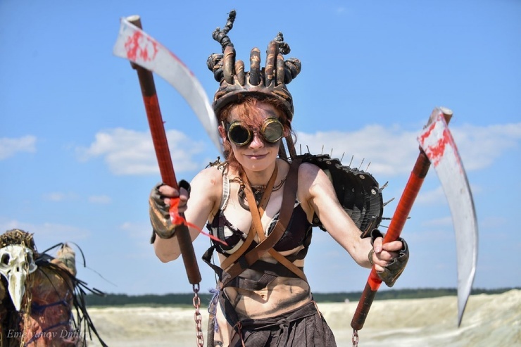 Steampunk, hang gliders and eagle owls: looking at photos of the apocalypse taken in the sands of Berezovsky - Steampunk, Apocalypse, The photo, Cosplay, Crazy Max, Longpost