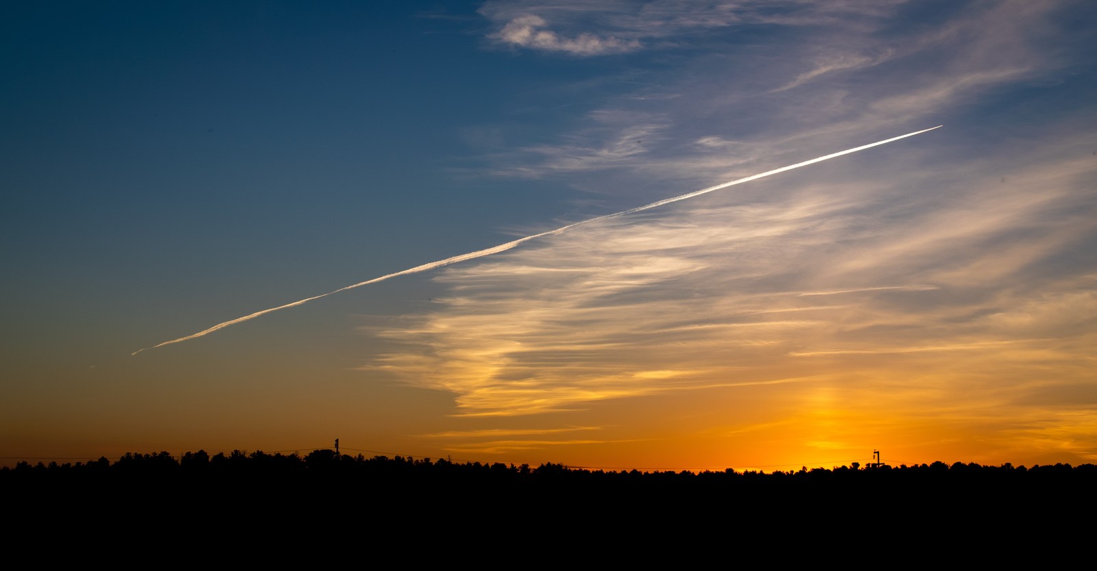 Condensation trail - My, Airplane, Condensation trail, , Surgut