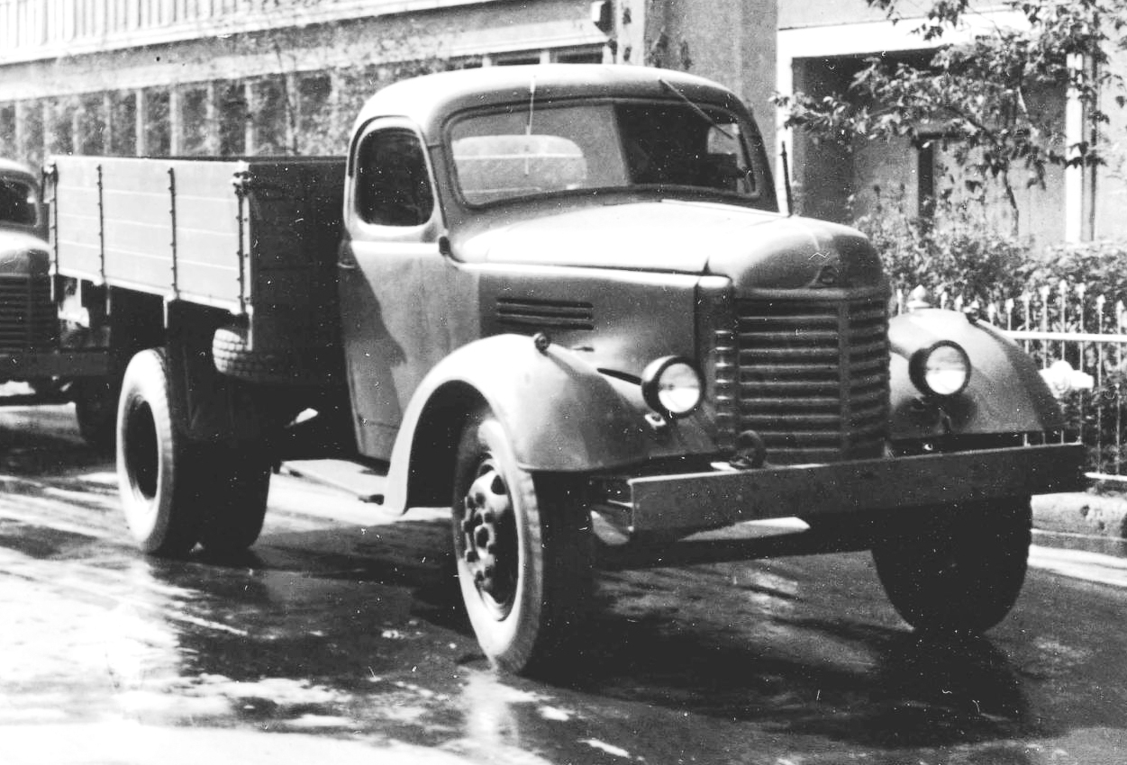 ZIS-150. The first medium-duty truck of the Moscow plant after World War II - , , Zis, Zil, Truck, Longpost