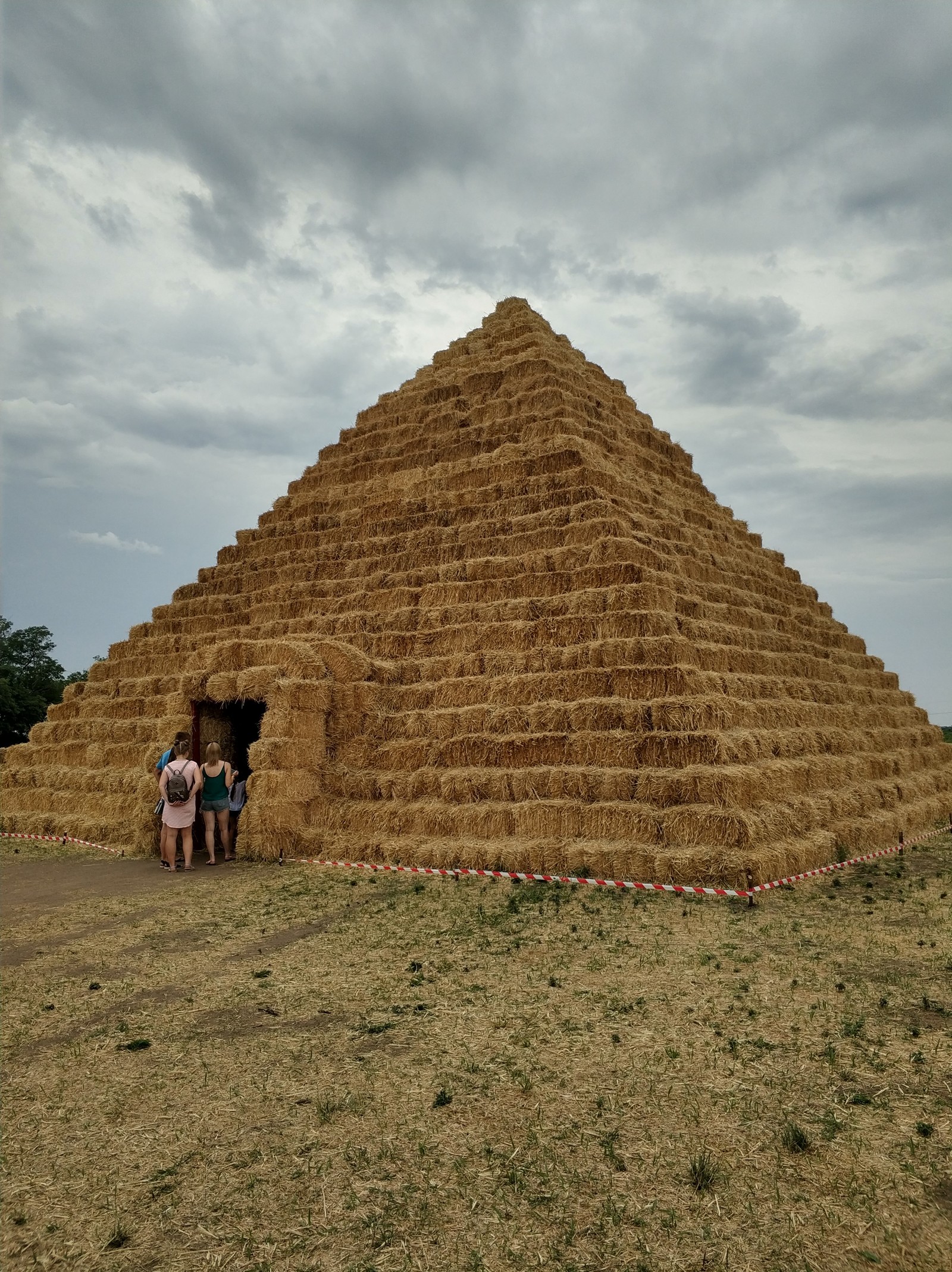 Straw. - My, The photo, Straw, Summer, Businessman, Field, Longpost