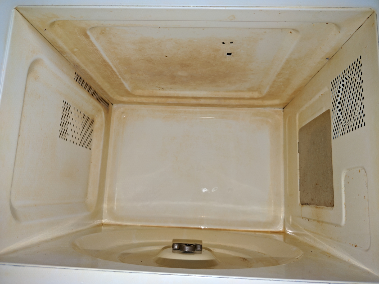 How to whiten the walls of an old microwave with whitening toothpaste and a toothbrush. - My, Microwave, Toothpaste, Toothbrush, How is it correct?, , Longpost, Cleaning