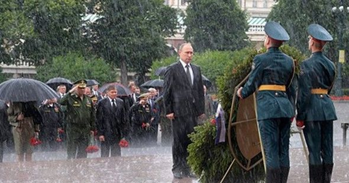 This downpour! - The president, France, Croatia, Shower, Girls, A shame, media, Video, Longpost, Media and press