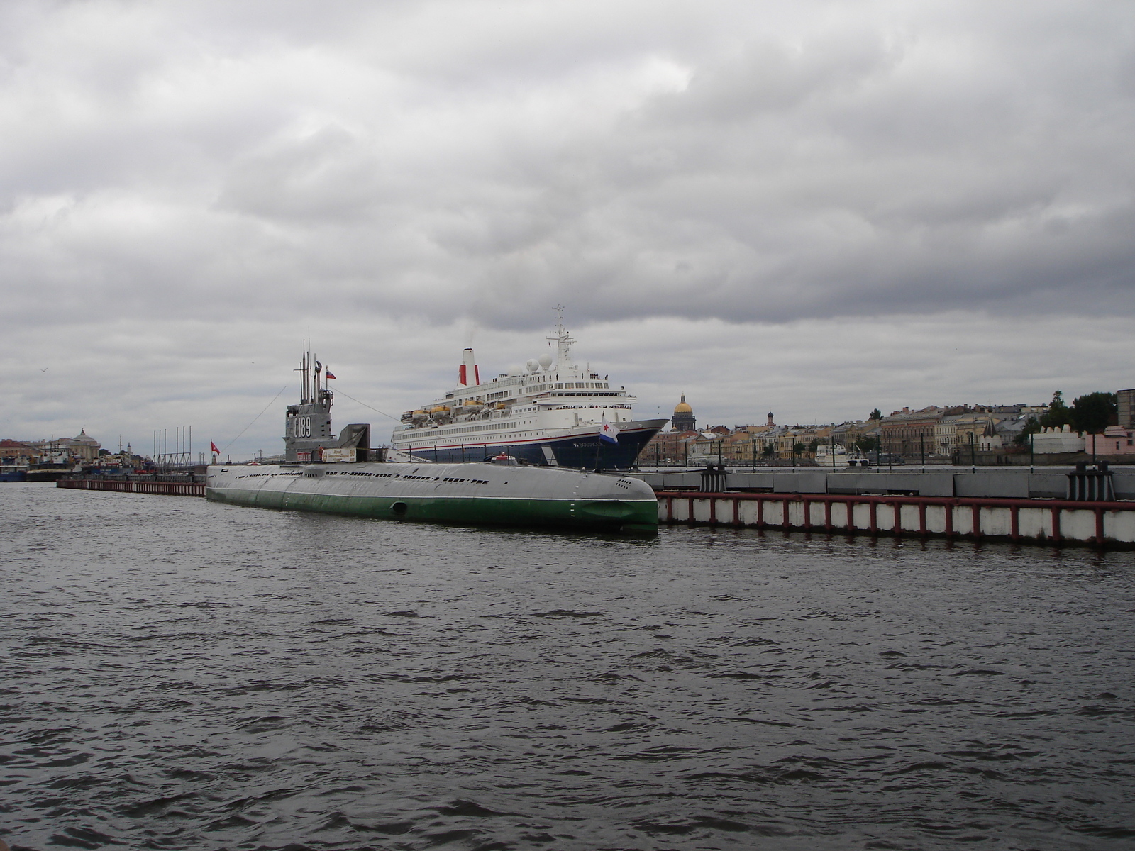 U-turn on the Neva - My, Neva, River, Ship, Reversal, The photo, Submarine, Longpost