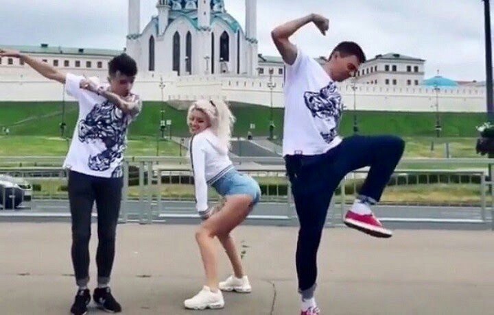 Девушка танцует стрептиз - 3000 русских порно видео
