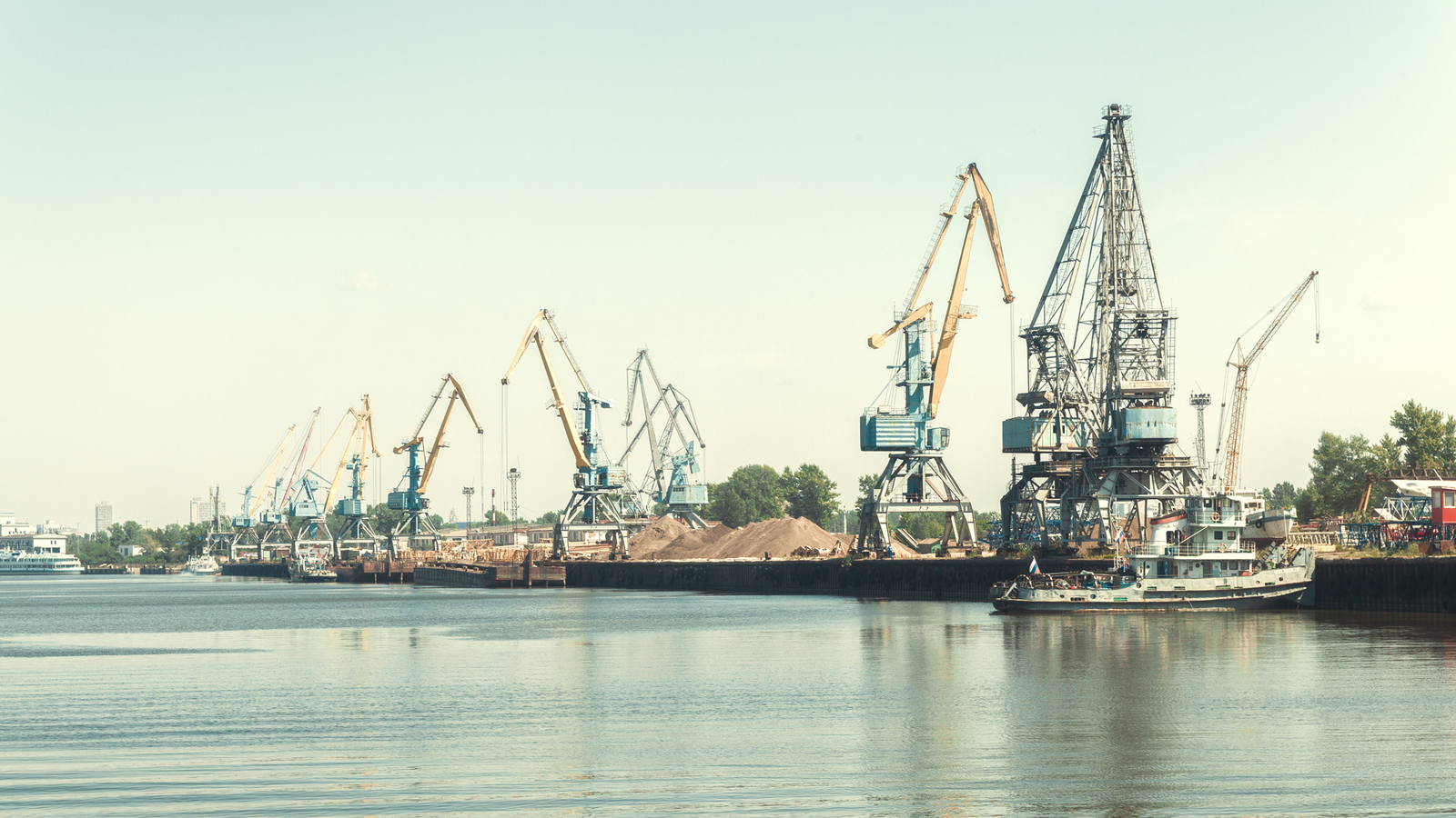 Morning on the Volga - My, Volga, Barge, Motor ship, Tatarstan, River, Calm, Longpost, Volga river