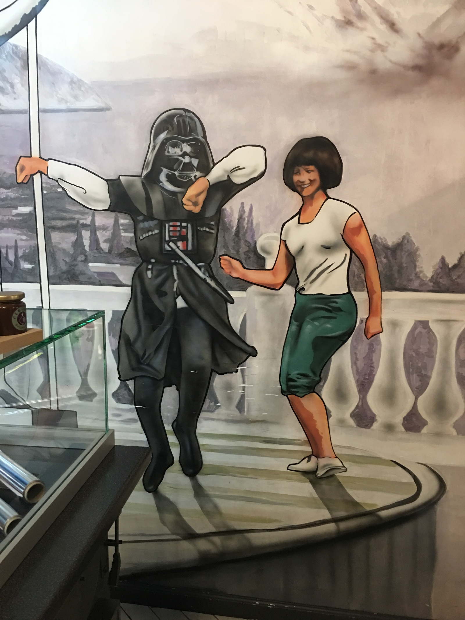 In a cafe on Pokrovka - Caucasian captive, Frunzik Mkrtchyan, Darth vader, Chewbacca