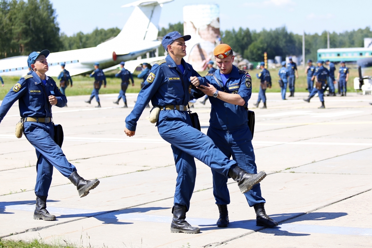 Как попасть в мчс. Курсанты АГЗ МЧС. КМБ Ногинск МЧС. КМБ АГЗ МЧС. КМБ курсантов.