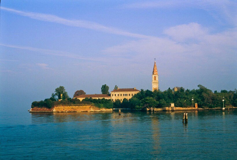 Poveglia - an ominous island of plague - Poveglia, Venice, Plague, Crazy house, Longpost