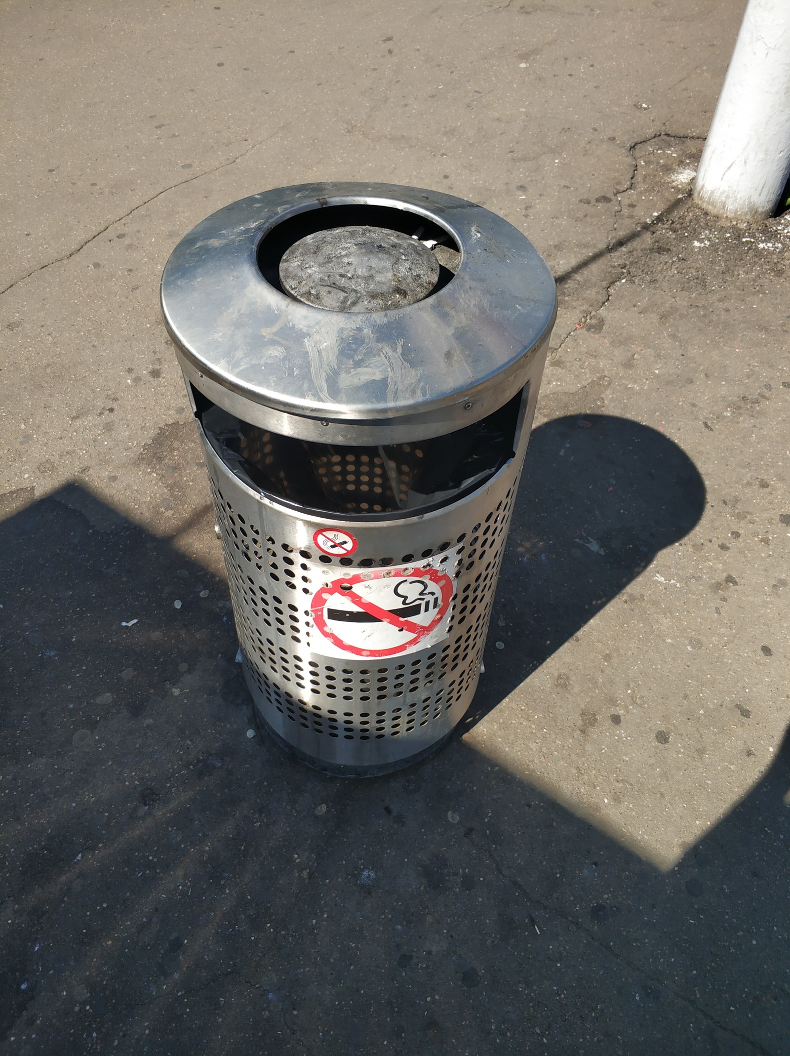 Smoking is forbidden, but there is an ashtray, Russia in one shot... - My, Russia, The photo, Vital, Smoking, Ban