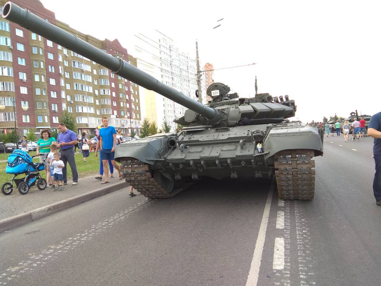 Goodbye asphalt! Only put in case of Medvedev's arrival. Parade rehearsal in Kursk - My, Kursk, parade rehearsal, Battle of Kursk, Asphalt