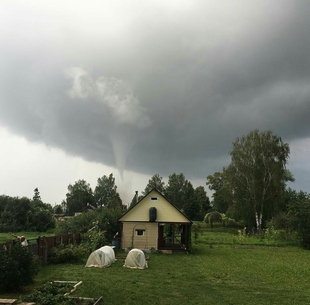 Выходишь такой на свои шесть соток - Дача, Смерч, Фотография